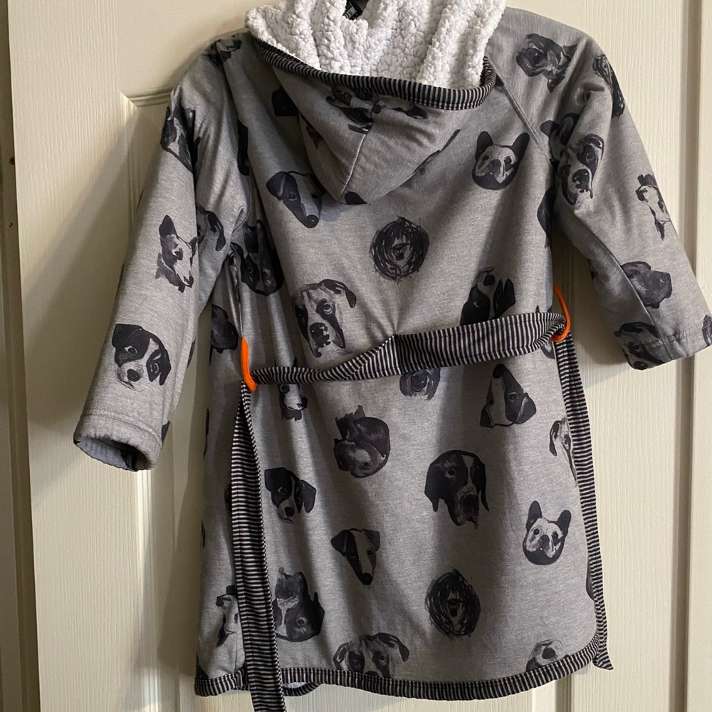 Woodrow and friends gray dog print child’s robe size 7/8